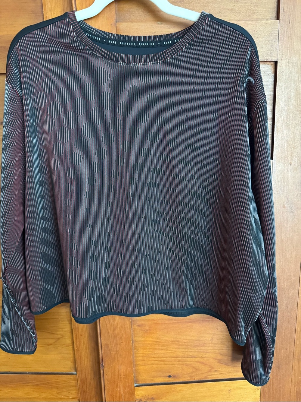 Nike Run Division Holoknit Dri-FIT Midlayer Top Black Red - Size L